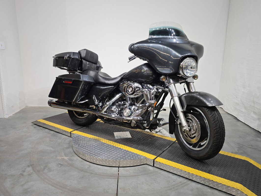 Street Glide®