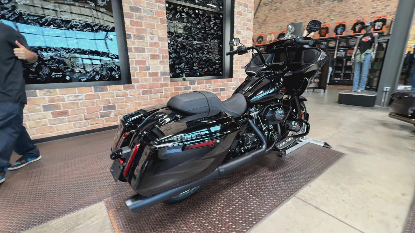 Road Glide®
