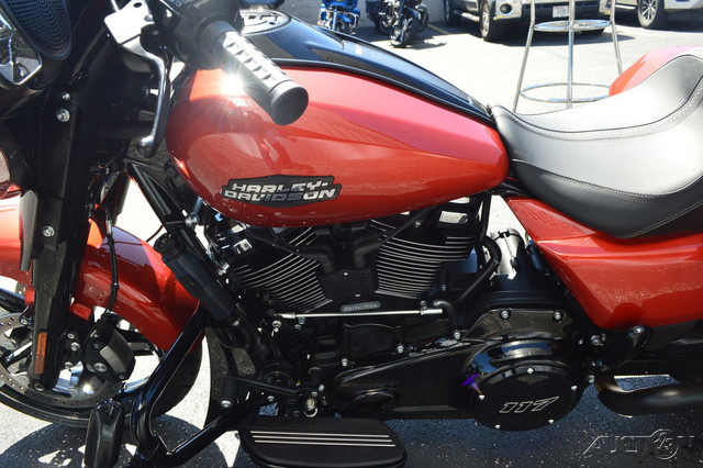 Street Glide®