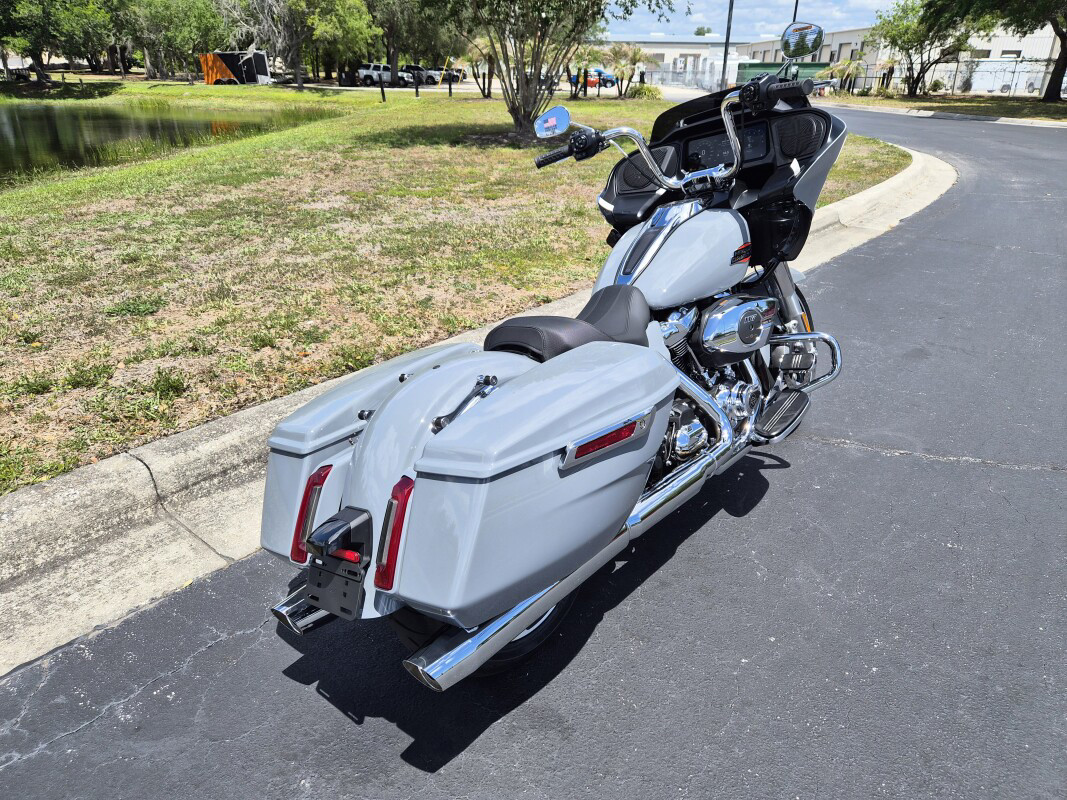Road Glide®