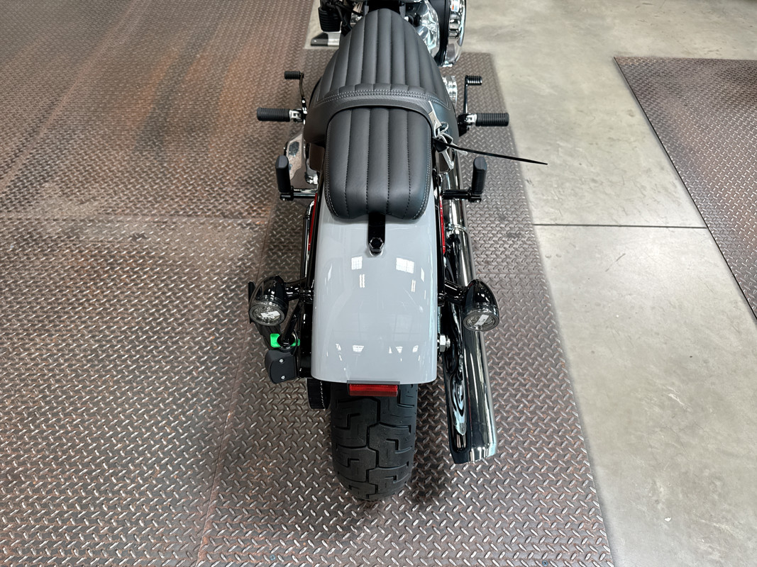 Street Bob®