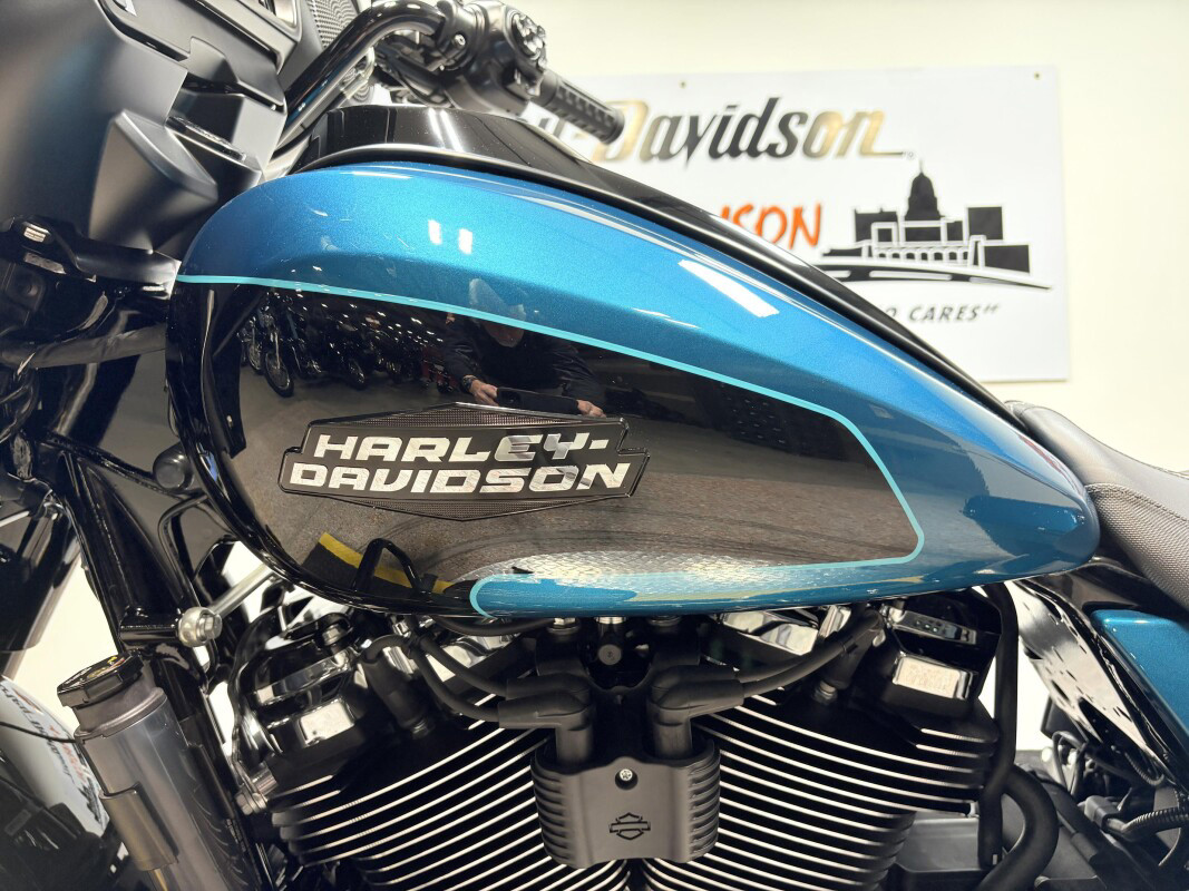 Street Glide®