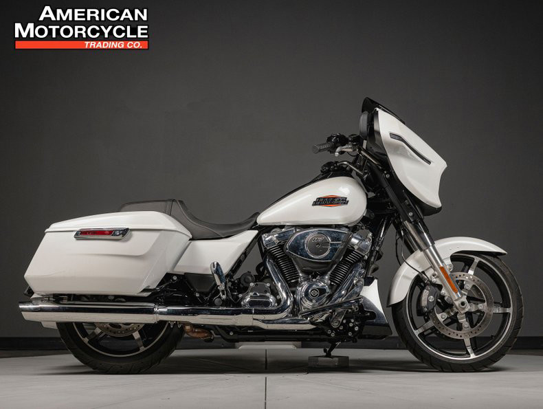 Street Glide®