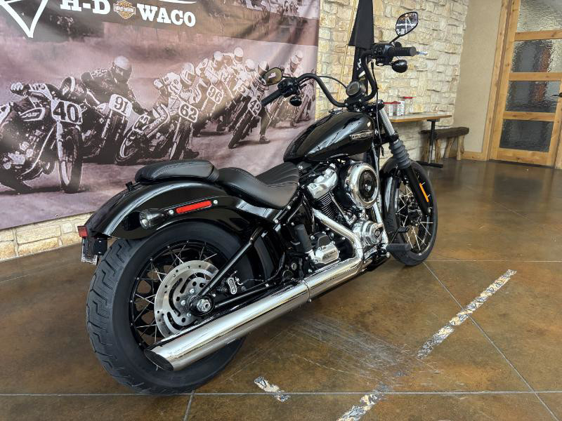 Street Bob®