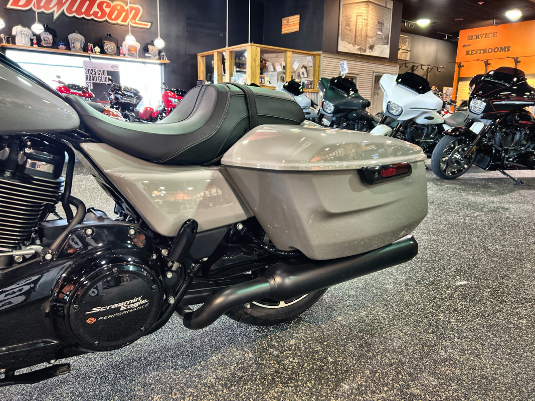 Road Glide®