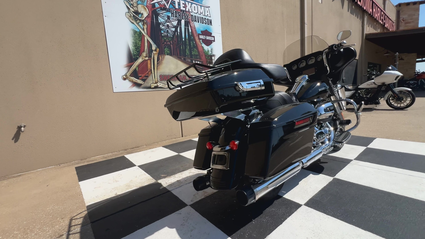 Street Glide®