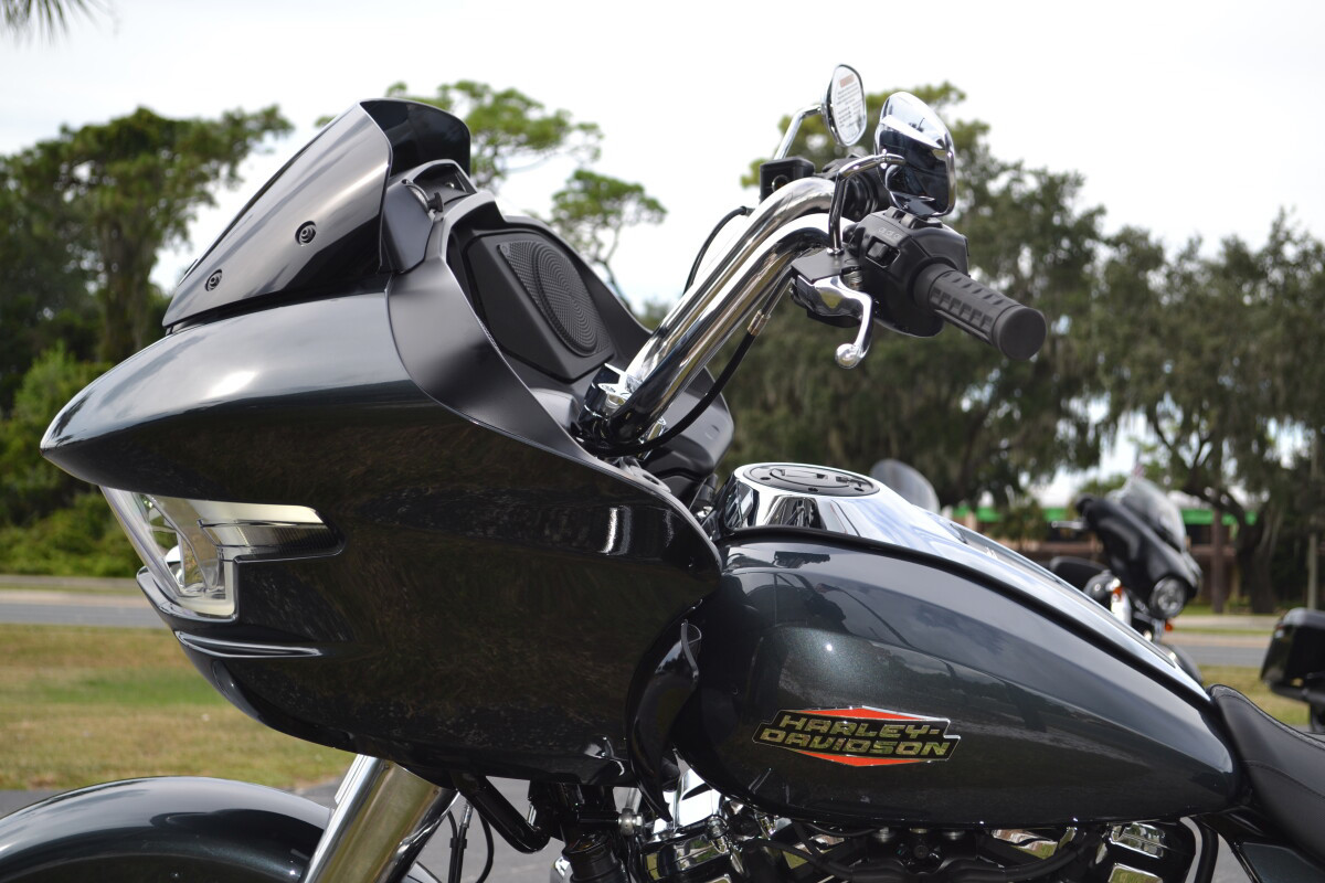 Road Glide®