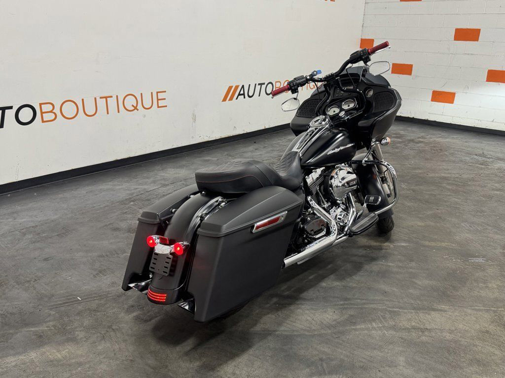 Road Glide®