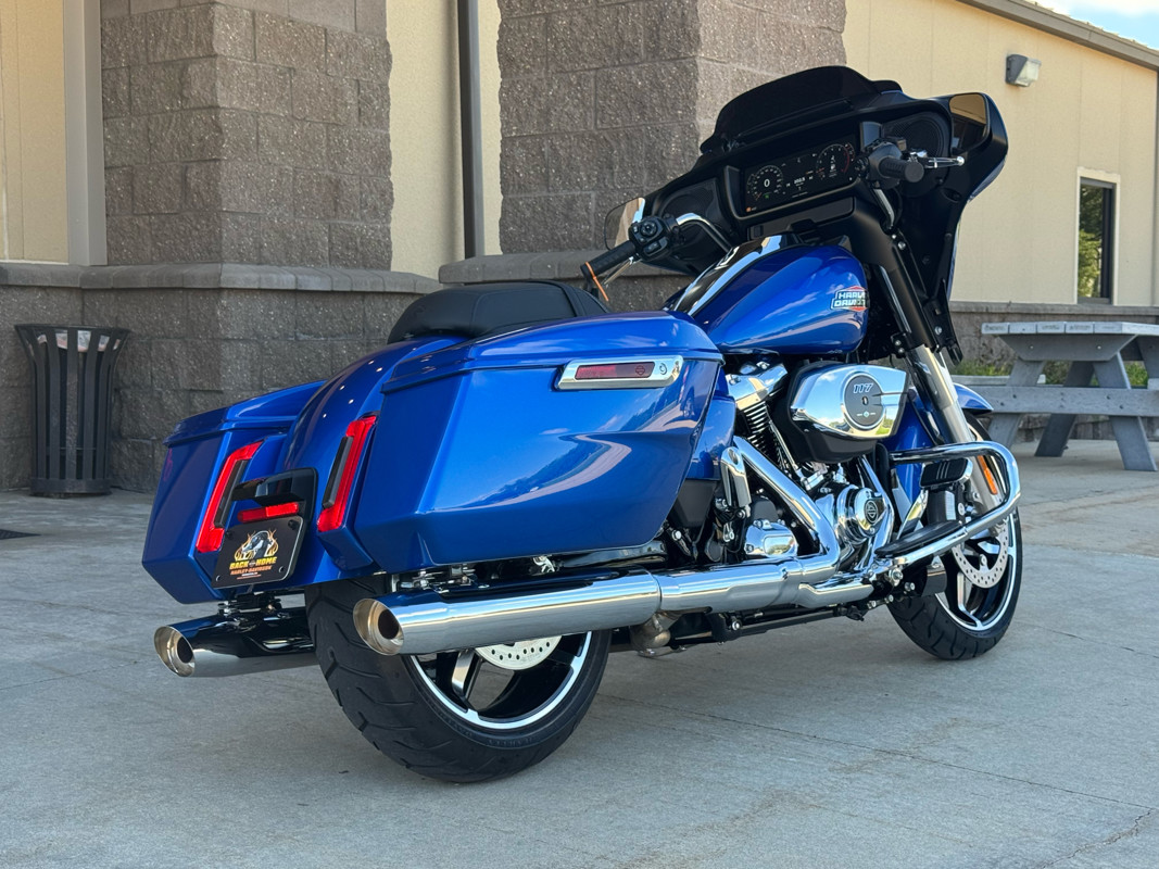Street Glide®