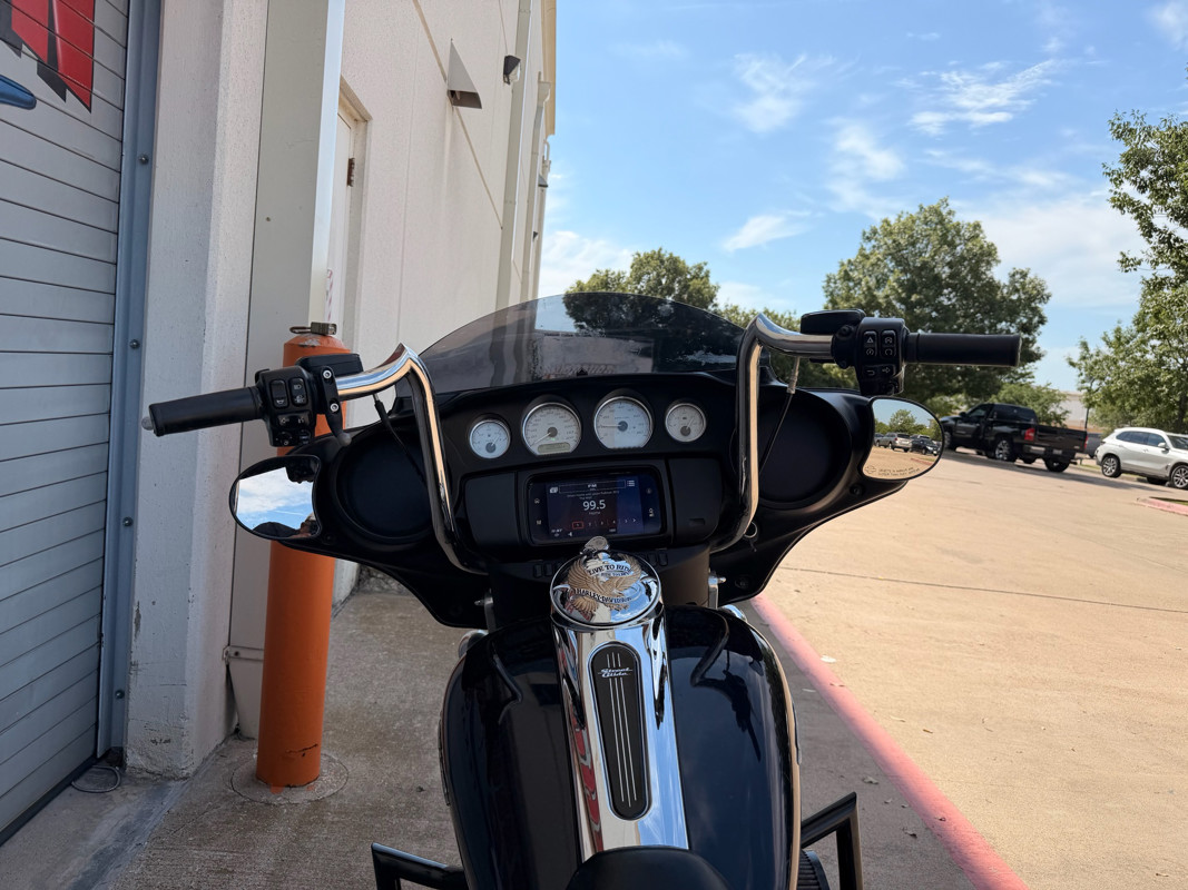 Street Glide®