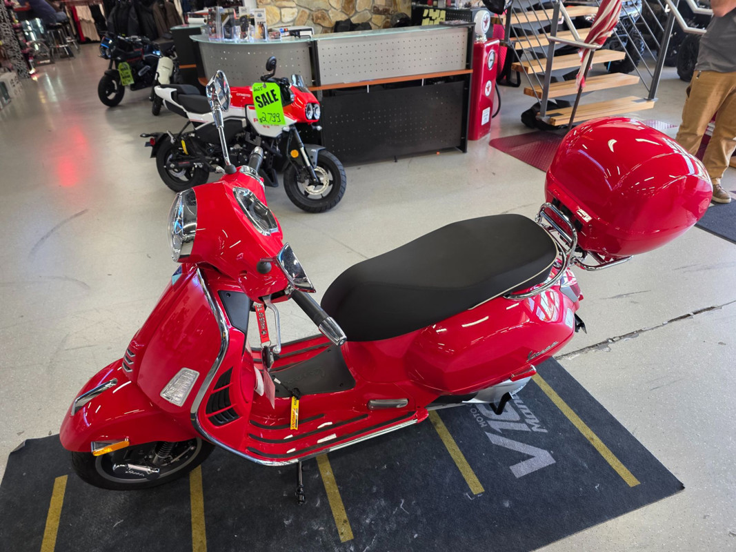 GTS 300 Super Sport