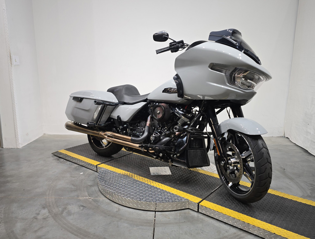 Road Glide®