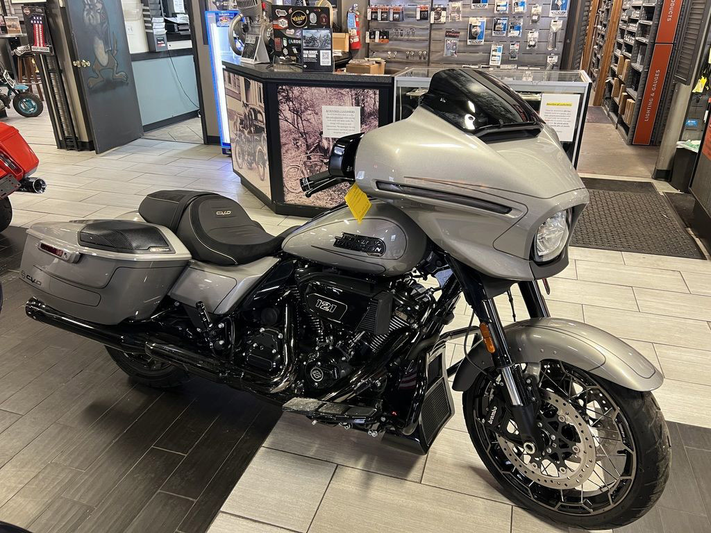 CVO® Street Glide®