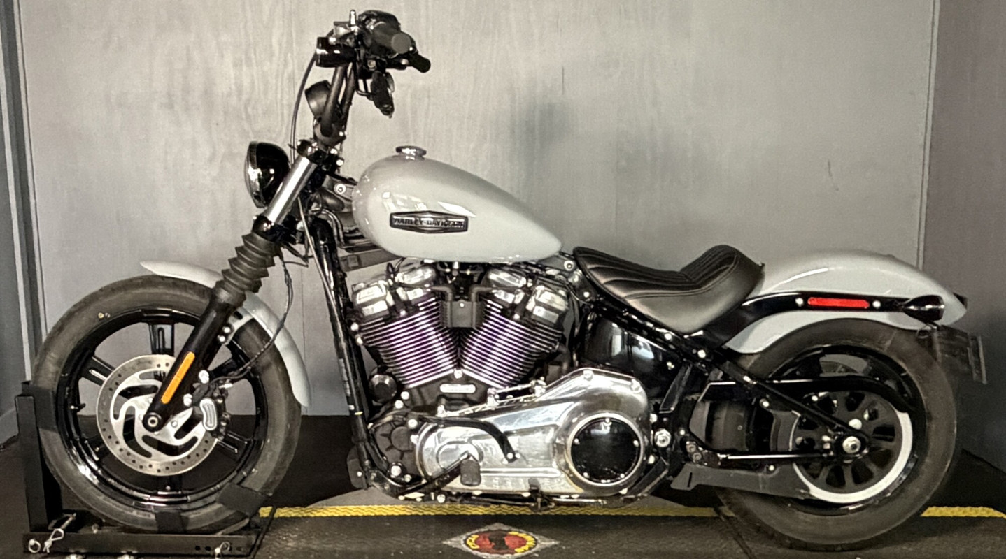 Street Bob®