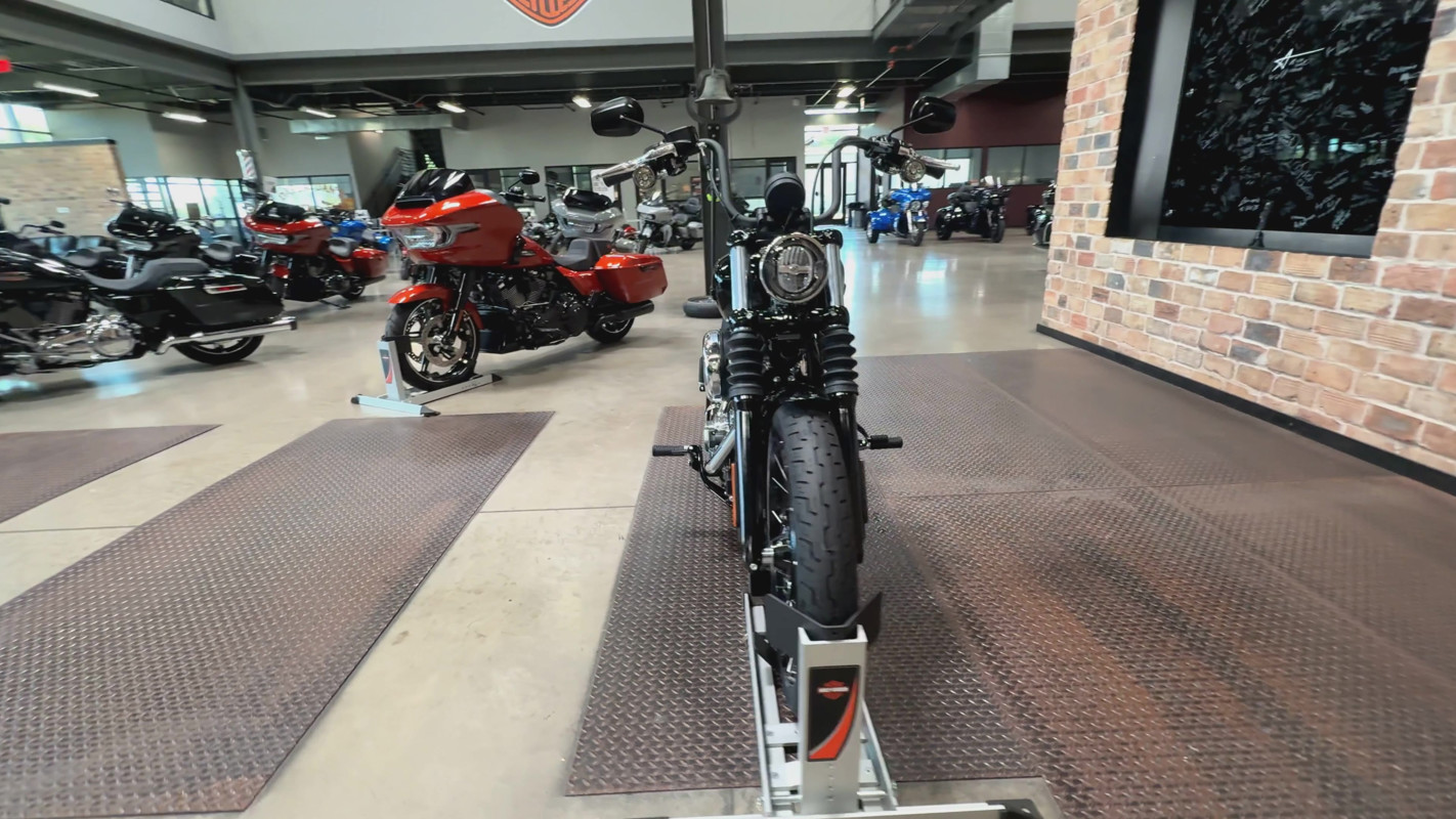Street Bob®
