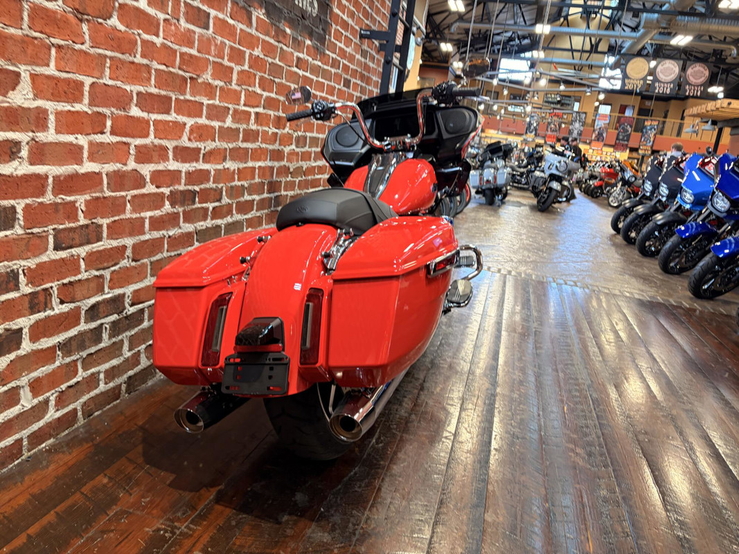 Road Glide®