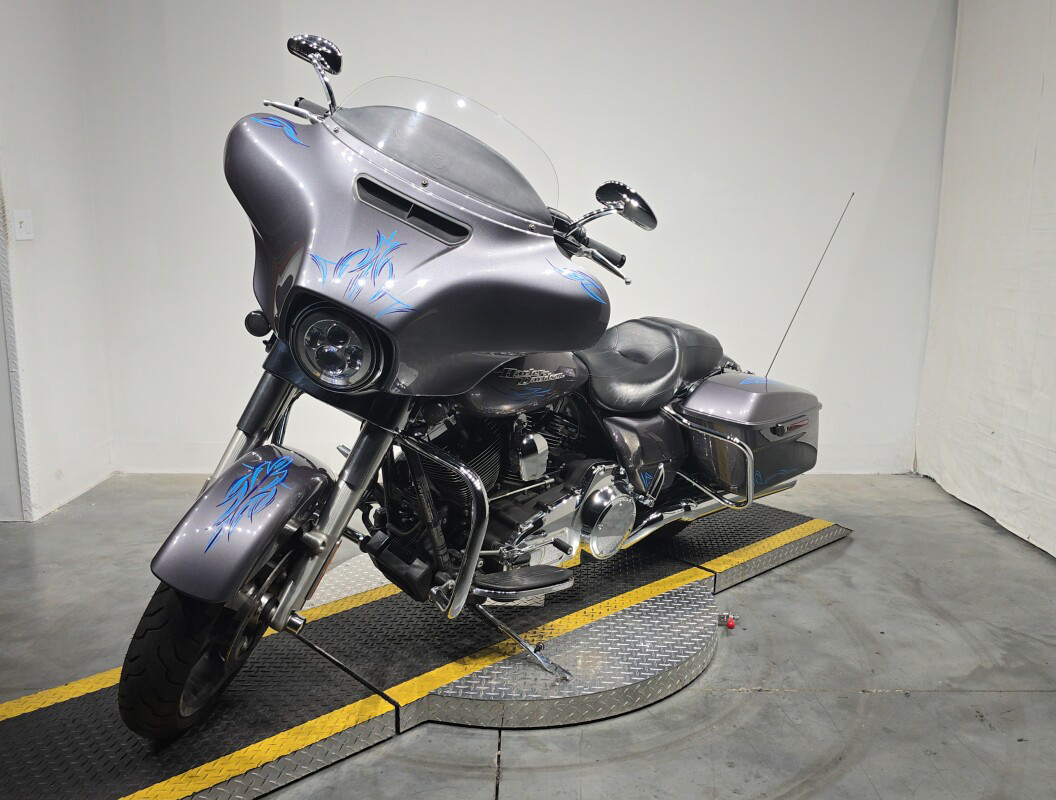 Street Glide®