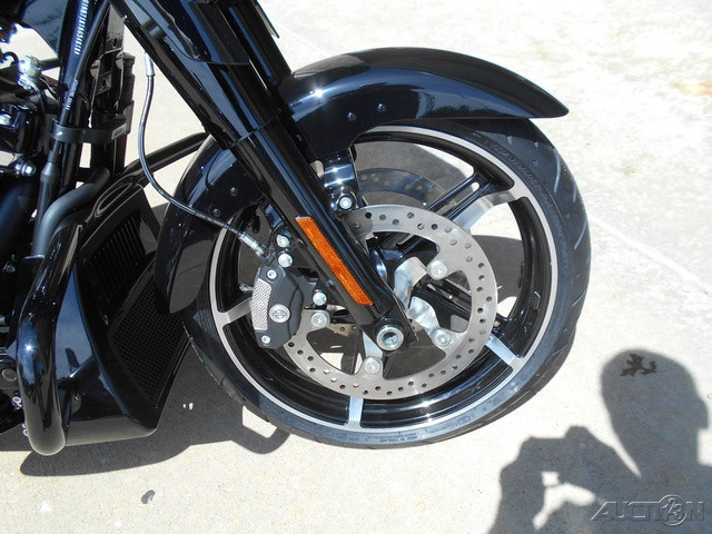 Street Glide®