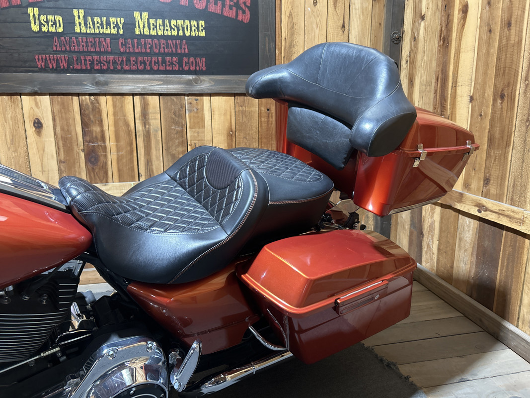 Street Glide®
