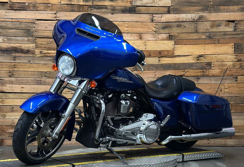 Street Glide®