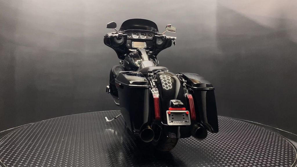 CVO® Street Glide®