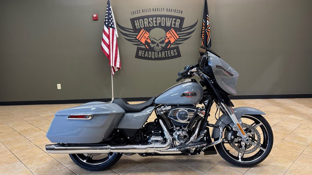 Street Glide®