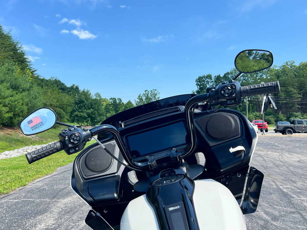 Road Glide®