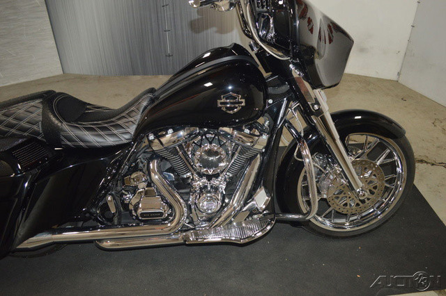 Street Glide®