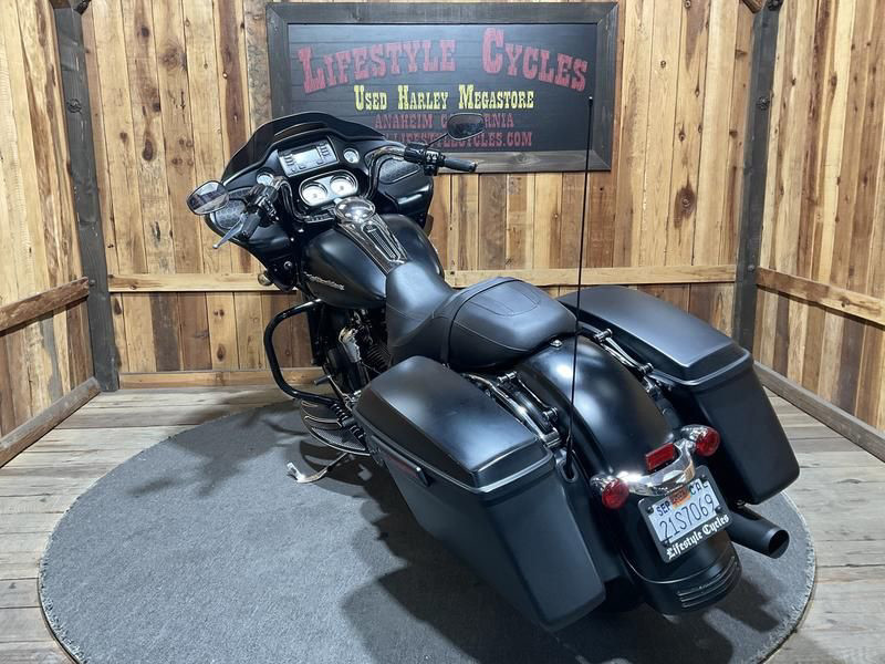 Road Glide®