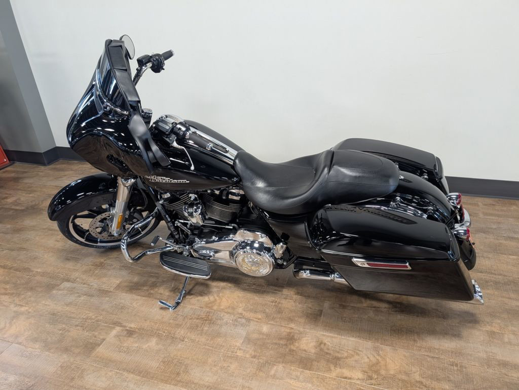 Street Glide®