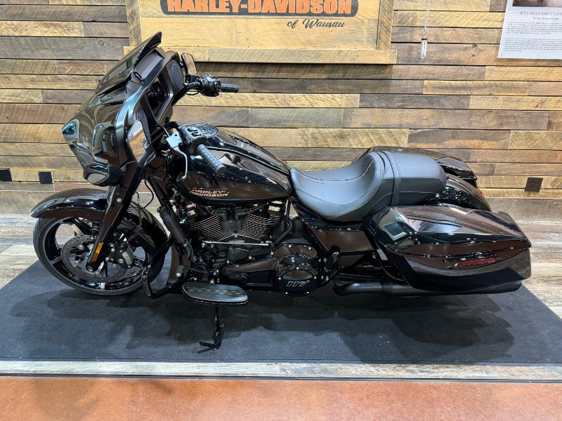 Street Glide®
