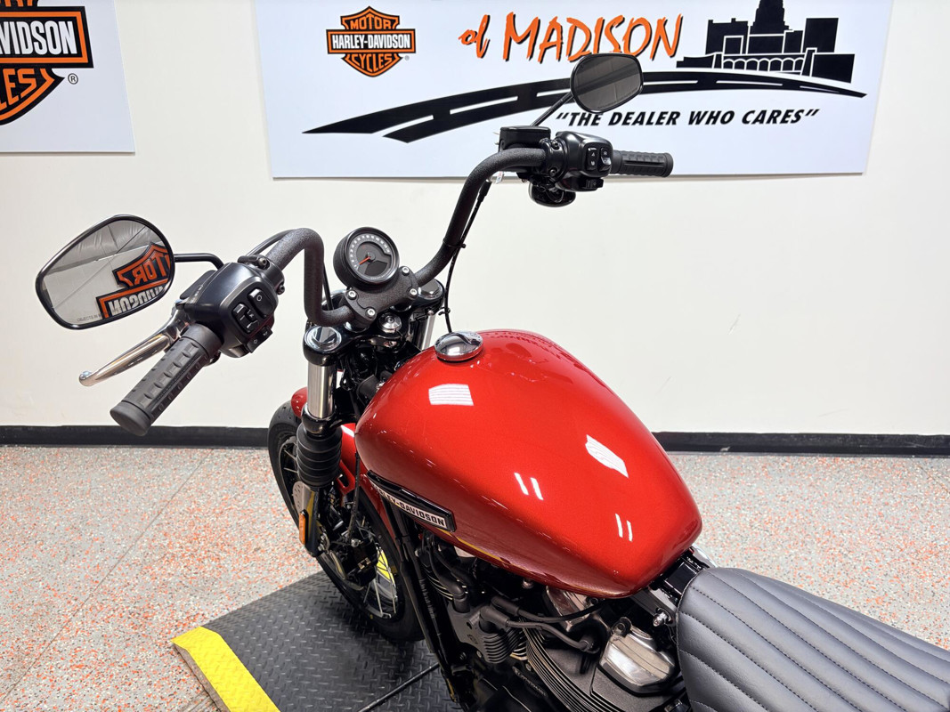Street Bob®