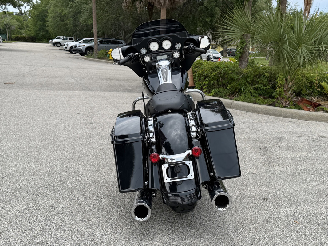 Street Glide®