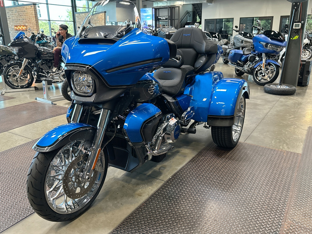 CVO® Street Glide® 3 Limited