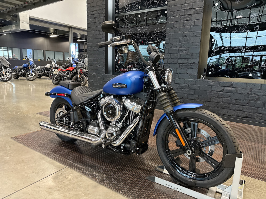 Street Bob®