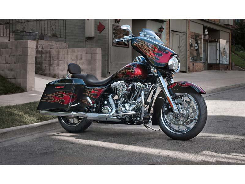 Street Glide®