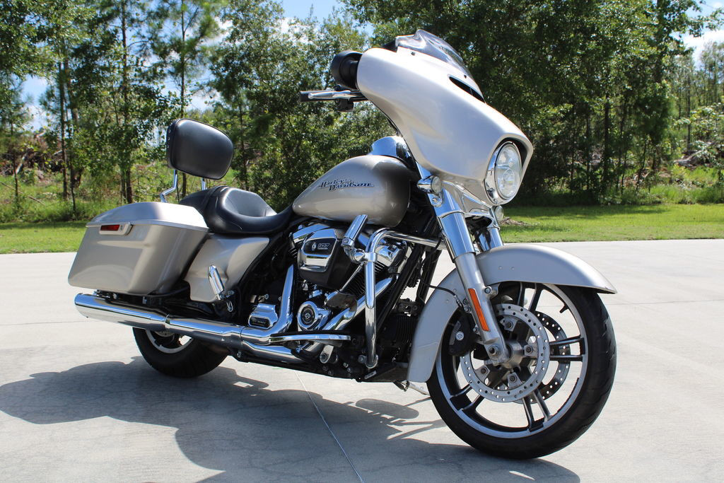 Street Glide®