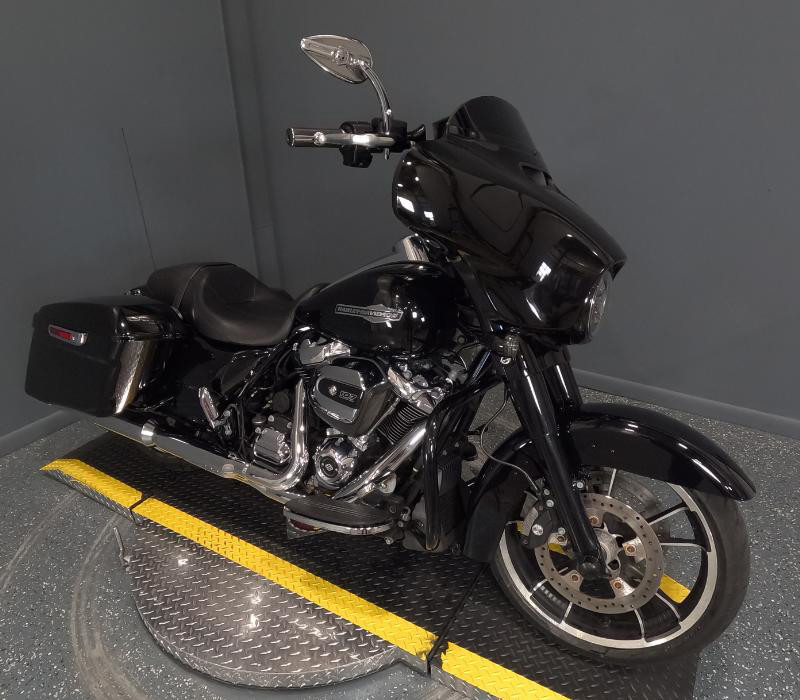 Street Glide®