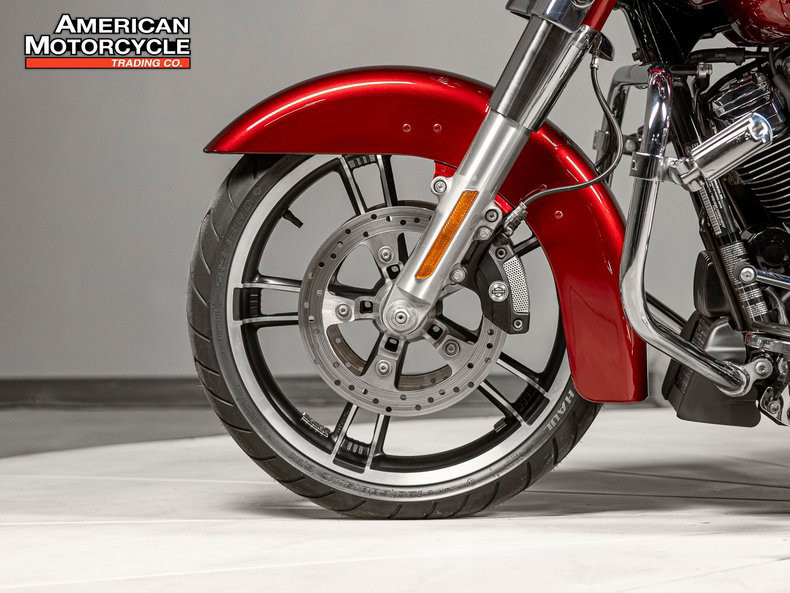 Street Glide®