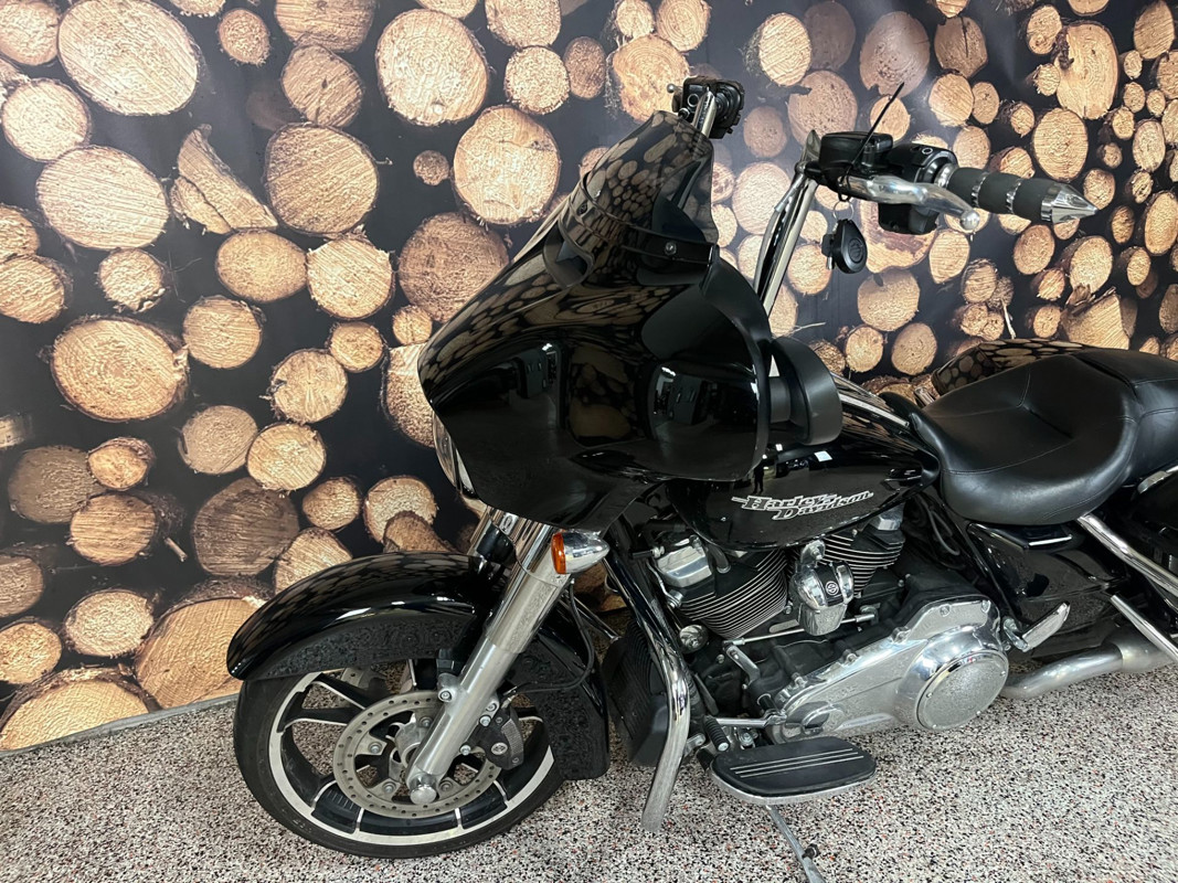 Street Glide®