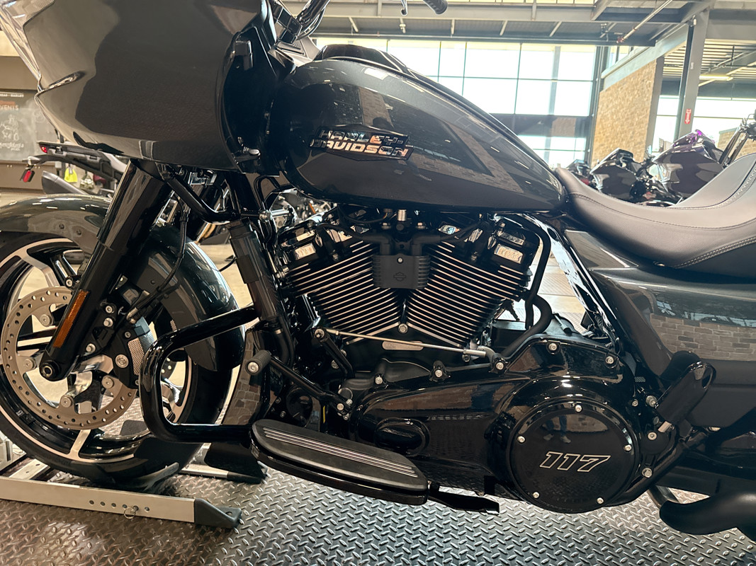Road Glide®