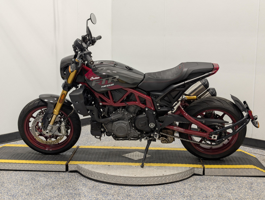 FTR R Carbon