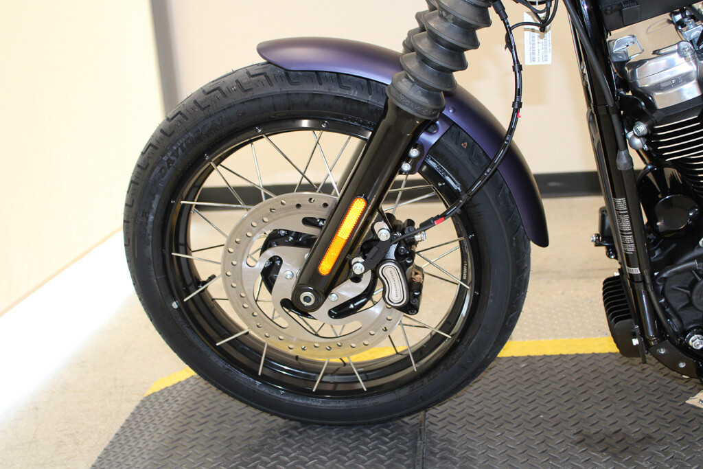 Street Bob®