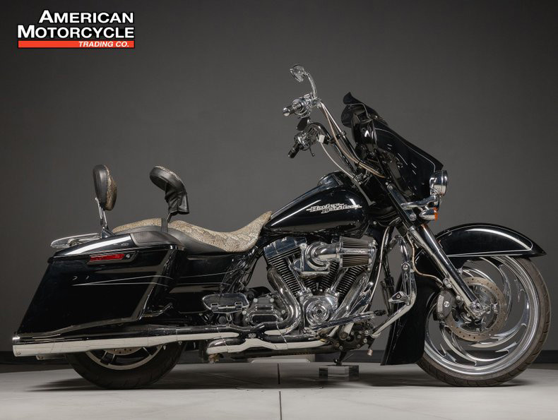Street Glide®