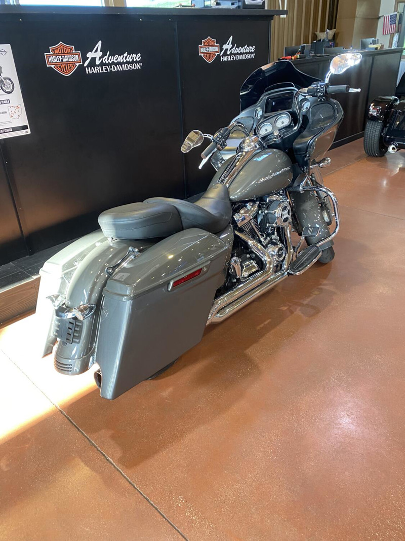 Road Glide®