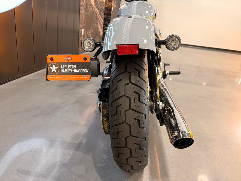 Street Bob®