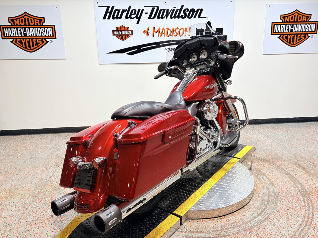 Street Glide®