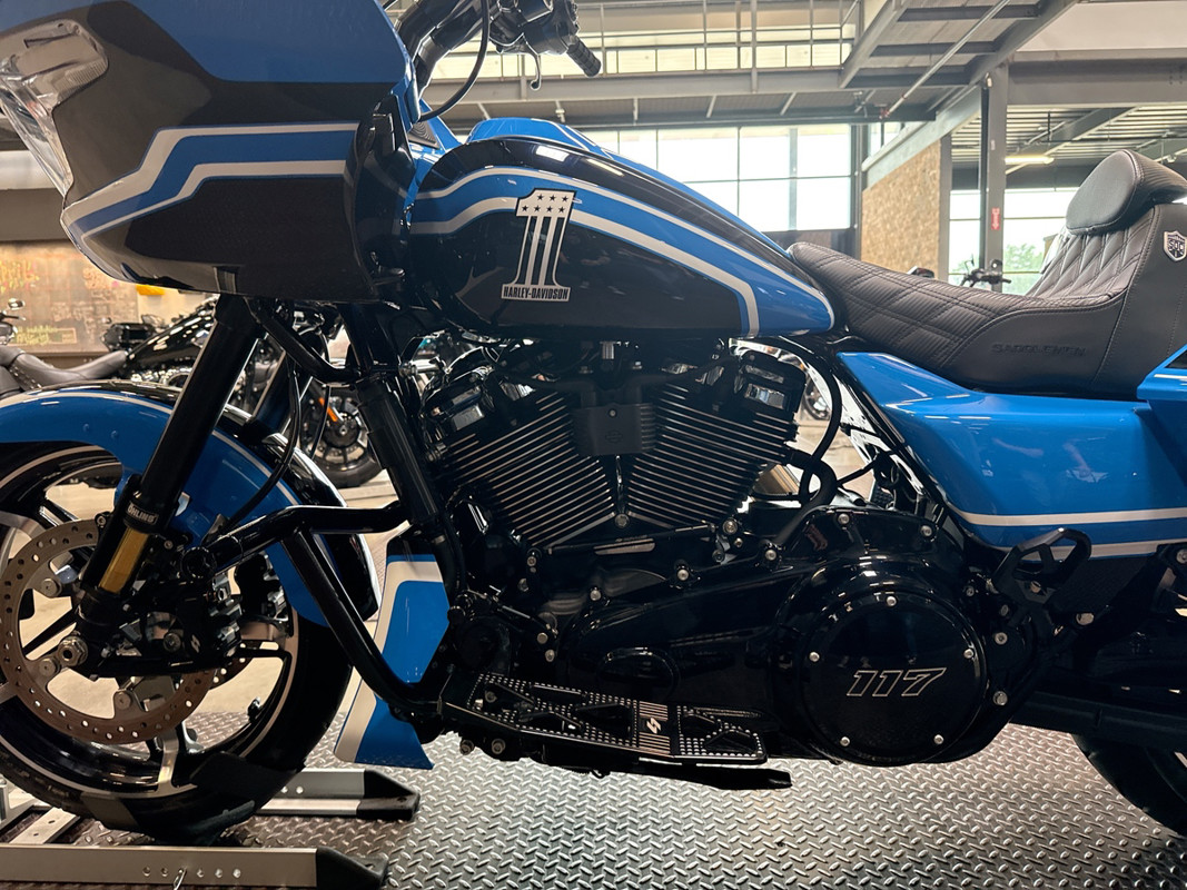 Road Glide®