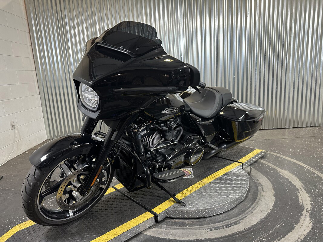 Street Glide®