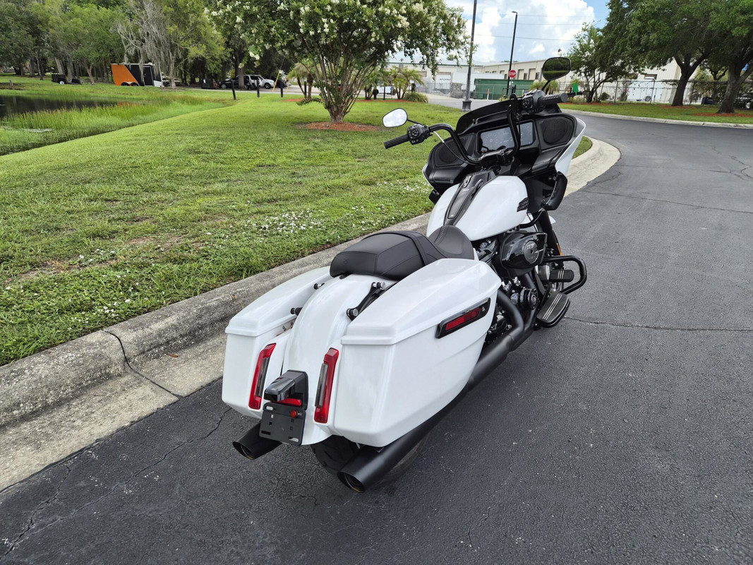 Road Glide®